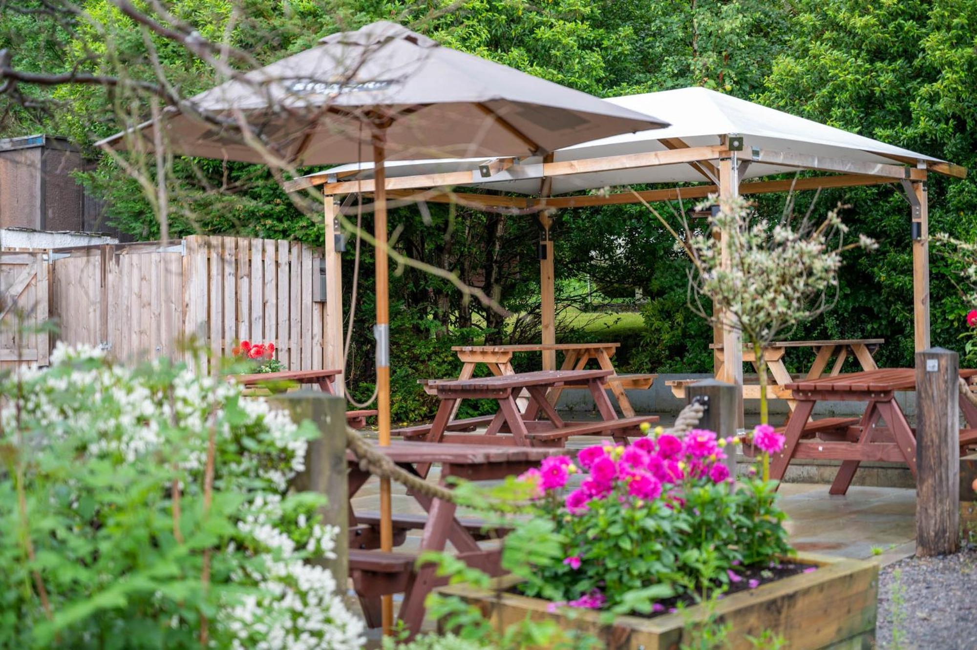 The Horse And Farrier Inn And The Salutation Inn Threlkeld Keswick Exterior photo